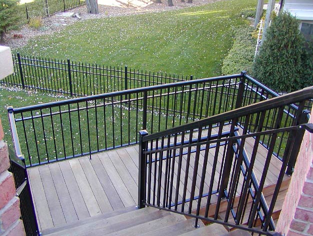 Standard Welded Picket with Round Top Rail